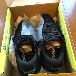 Hoka One One Men's Bondi 7 Size 7.5 Wide Black